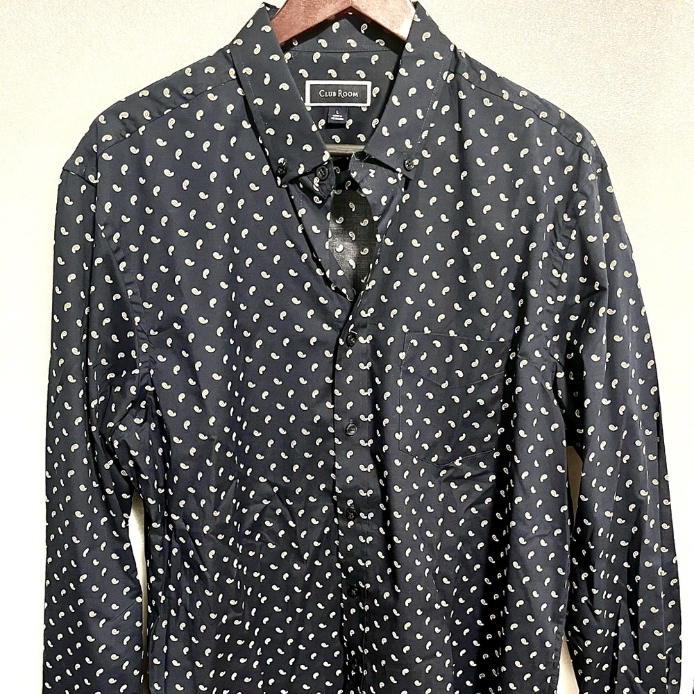 Men’s paisley dress shirt. New without tags.